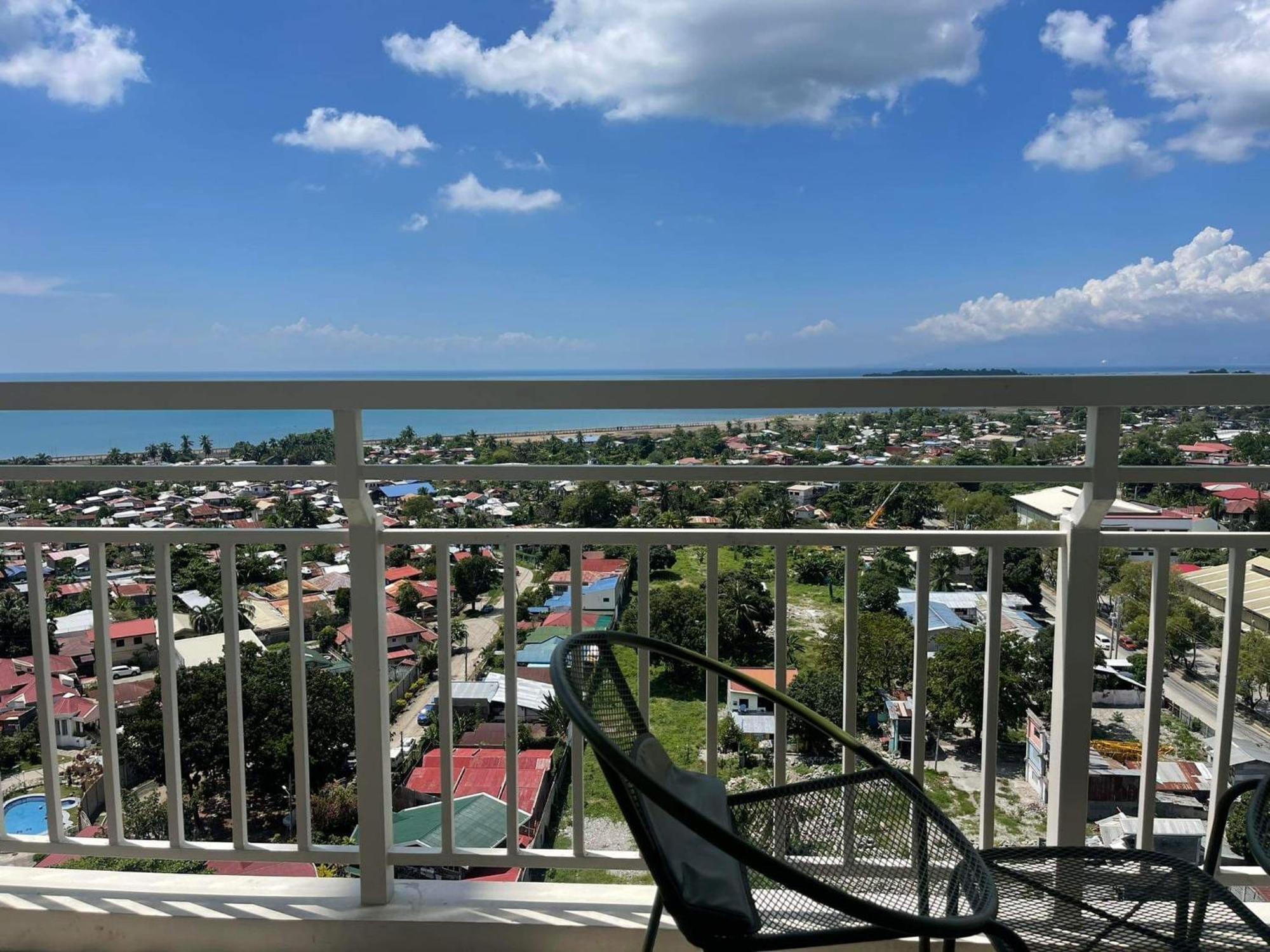 Verdon Parc Davao City With Balcony By Darpm מראה חיצוני תמונה