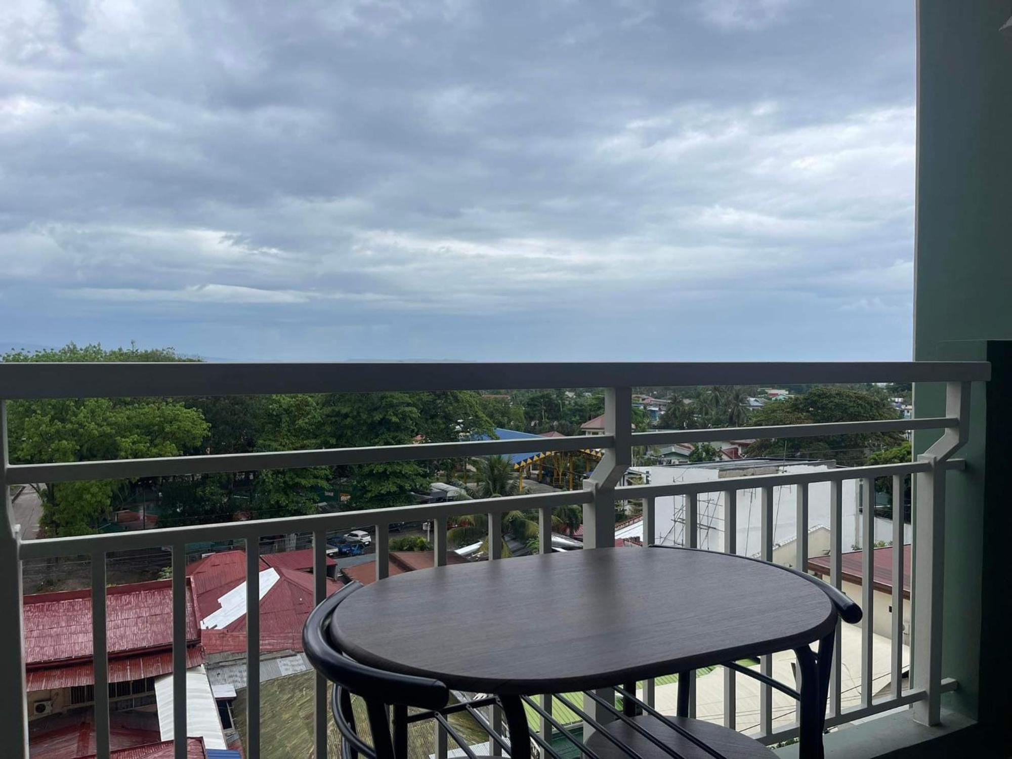 Verdon Parc Davao City With Balcony By Darpm מראה חיצוני תמונה