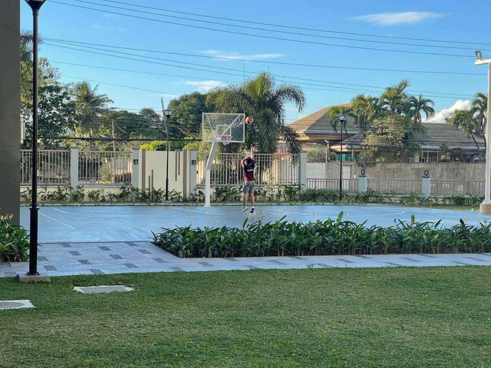 Verdon Parc Davao City With Balcony By Darpm מראה חיצוני תמונה