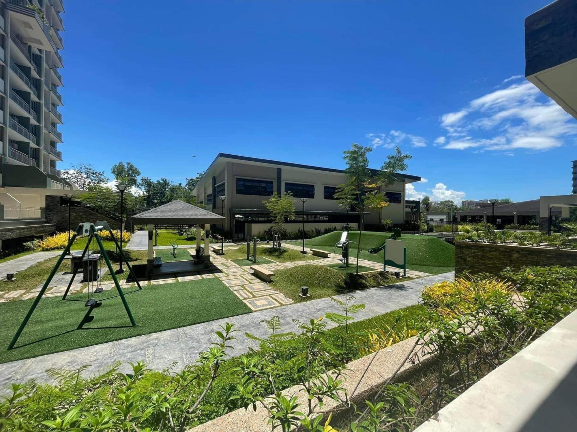Verdon Parc Davao City With Balcony By Darpm מראה חיצוני תמונה
